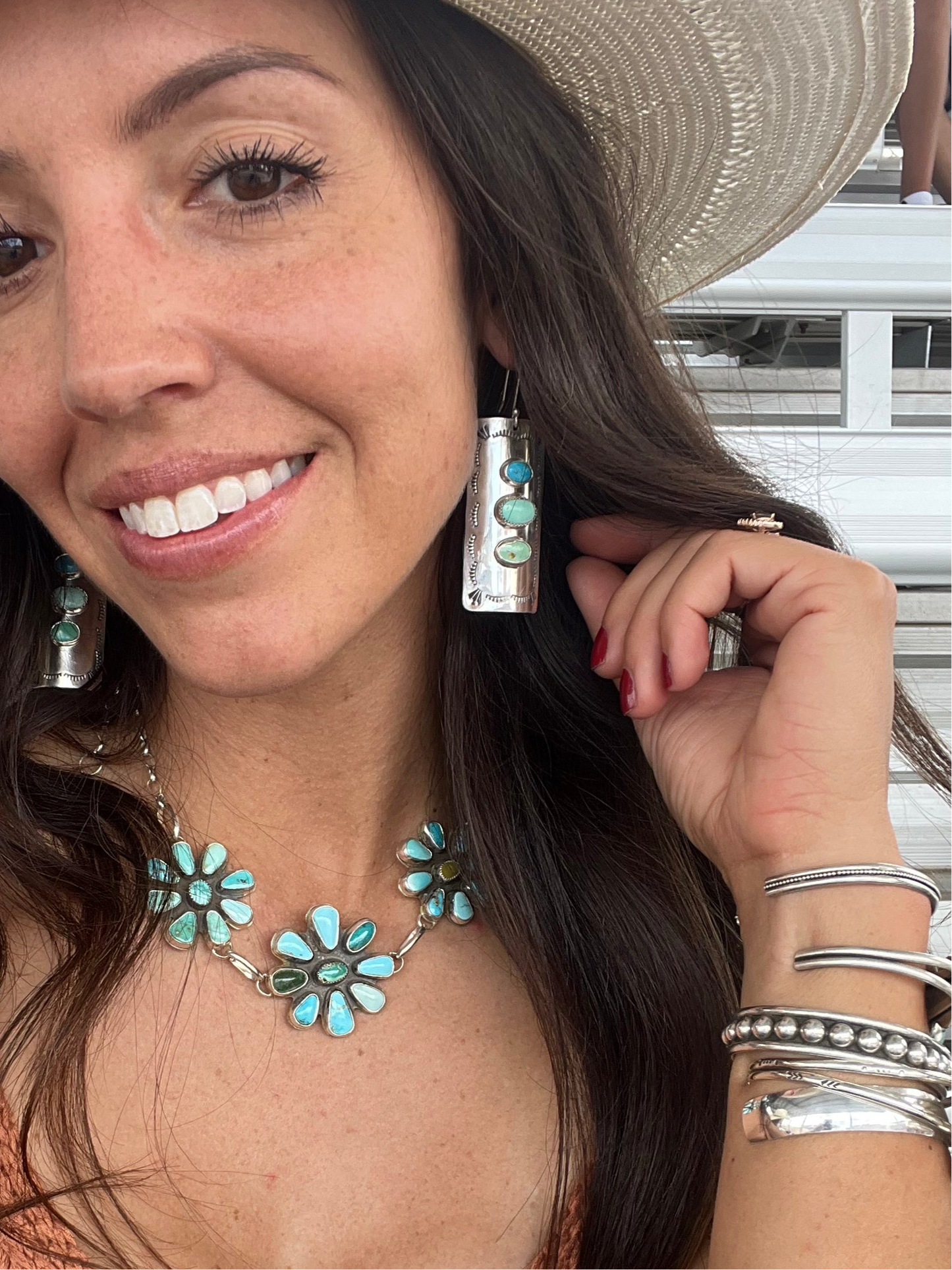 Chute side earrings