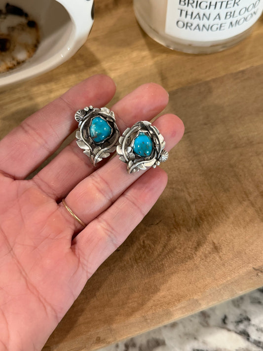 Leafy earrings